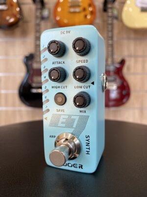 Mooer E7 Polyphonic Guitar Synth B-STOCK